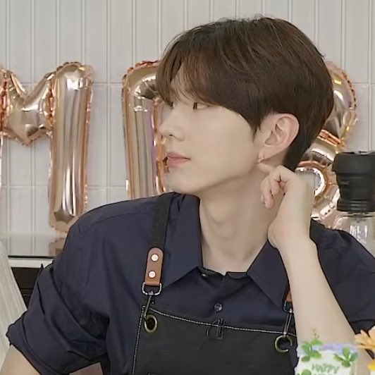 유기현설레게생겼다........................