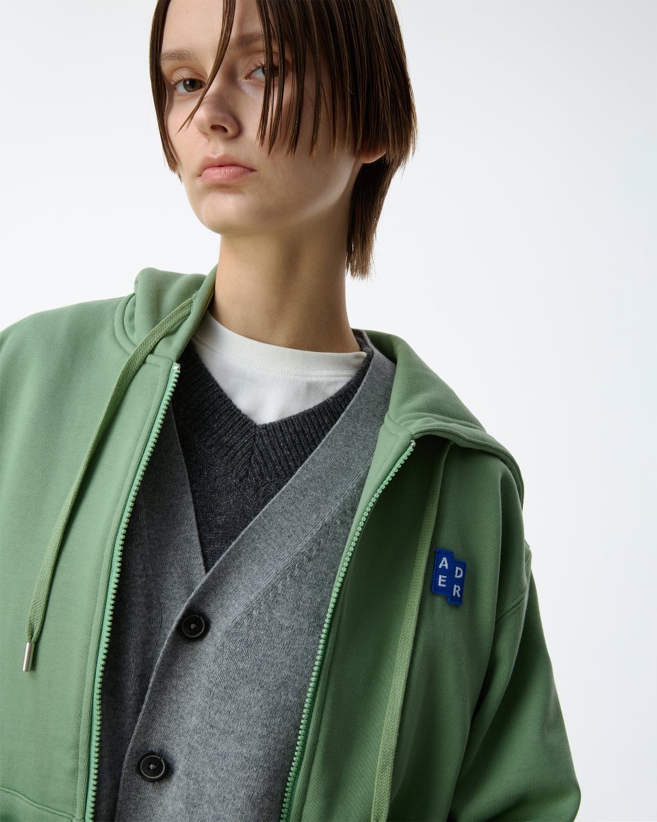 AderSignificant's tweet image. ADERERRORのSignificantから、シーズンレスな人気のSweat Set Collectionが登場。フーディー、スウェットシャツ、ジップアップ、スウェットパンツまで、日常からフォーマルまでさまざまにスタイリング可能です。詳しくは adererror.com をご覧ください。