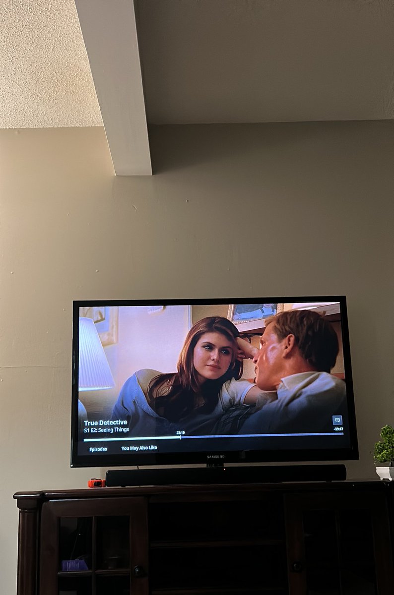 _uncleAndrew_'s tweet image. Just started True Detective and let’s say I was pleasantly surprised #cowabunga