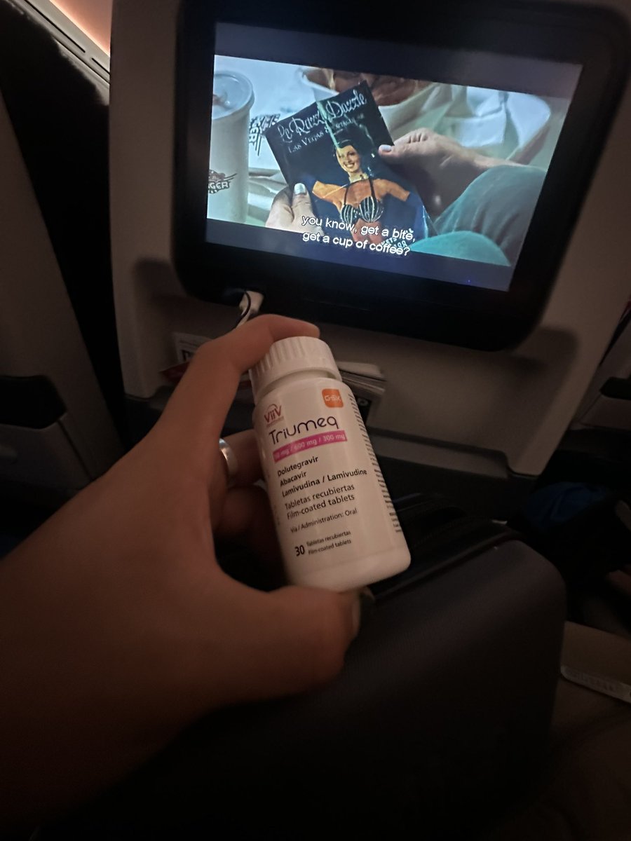 Un buen vuelo para viajar con mis medicamentos del VIH y tomármelos en algún punto entre Nairobi y Amsterdam. 

Datico: si tienen dudas sobre viajar con VIH, aunque son pocos los países que tienen restricciones, siempre pueden revisarlo en Positive Destinations. ✈️