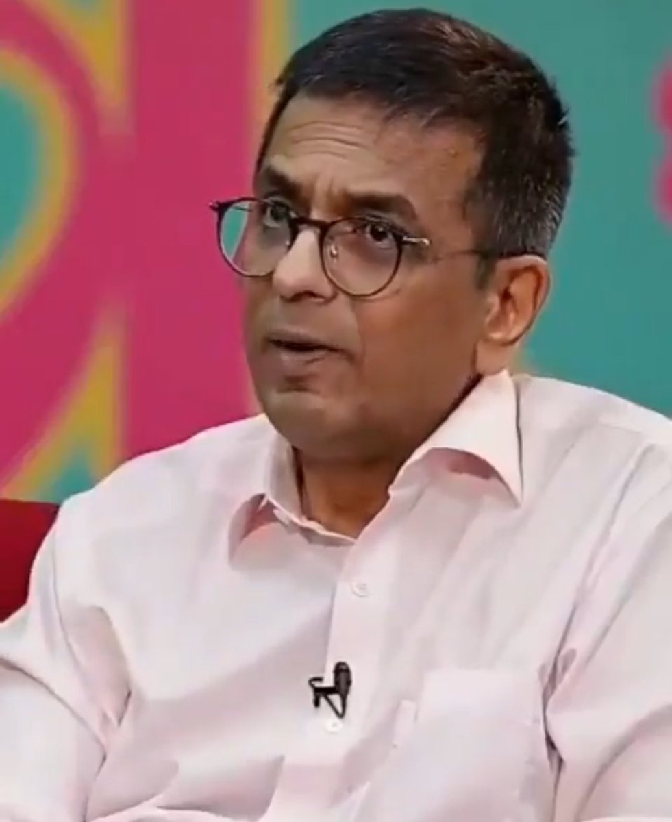 पत्रकार:- 1949 में बाबरी मस्जिद में रामलला की मूर्ति अवैध तरीके से रखी गई. यह बात हिंदू पक्ष के खिलाफ क्यों नहीं गई?

पूर्व CJI DY चंद्रचूड़- इसकी शुरुआत और पहले से होती है. क्योंकि पहले पहल उस जगह पर मस्जिद का निर्माण “असल में उस स्थान को अपवित्र करना था. सुप्रीम कोर्ट का फैसला