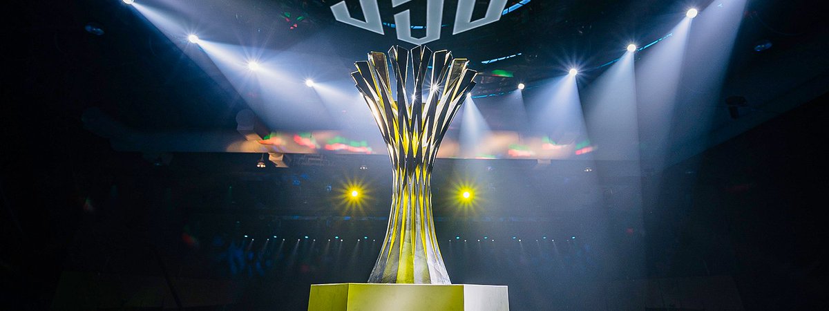 HypercubEsports's tweet photo. The stage is set for the PUBG Global Championship 2025. From Nov 28 to Dec 14, 33 of the world’s top teams will compete across Bangkok for glory, prestige, and a $1.5M prize pool. 

Group & Last Stages take place at CentralWorld PULSE, while the Grand Finals will be at Siam Paragon. Crowdfunding via Pick’em adds extra stakes to the ultimate chicken dinner showdown.