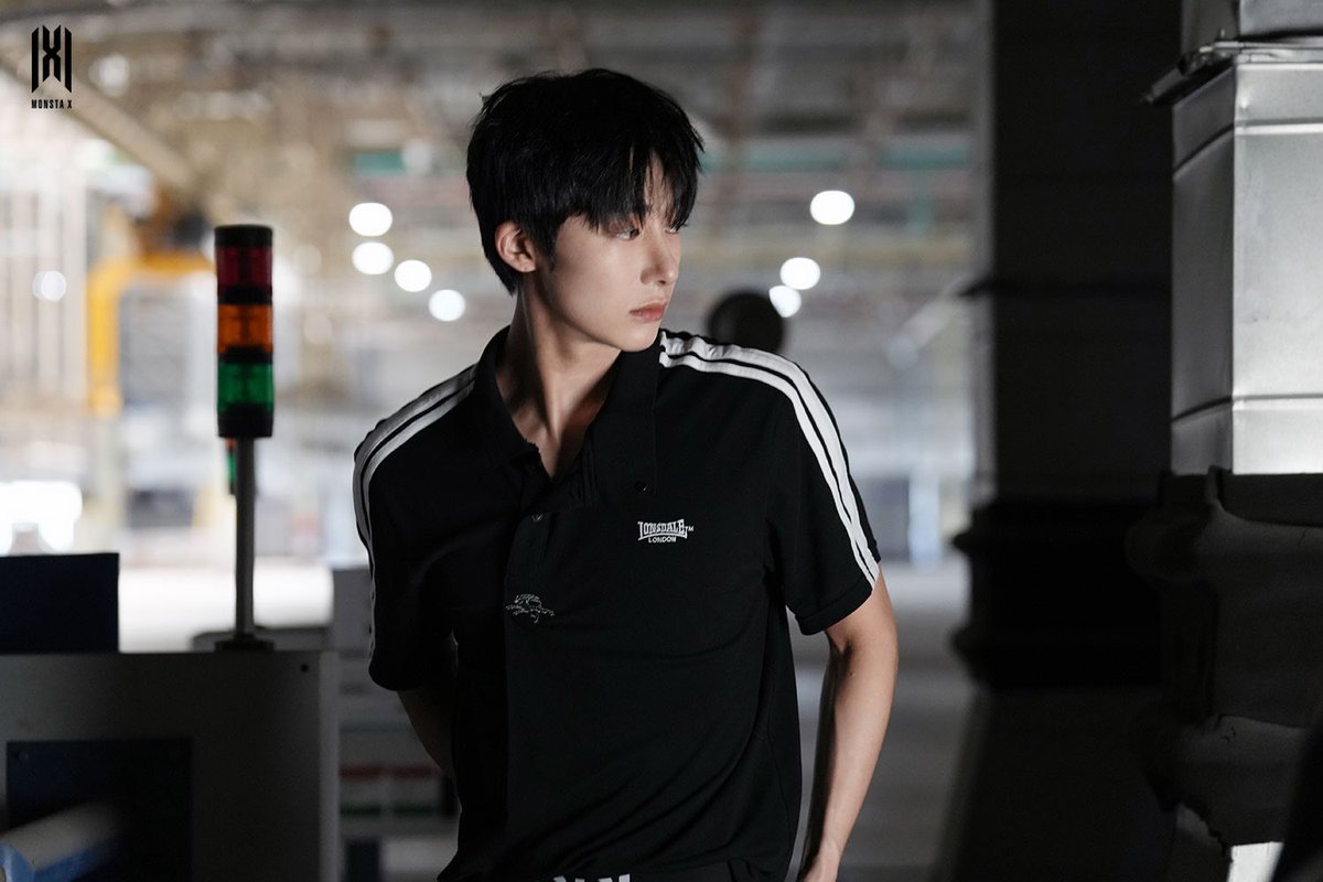 vccv_c691z's tweet photo. 2025 'N the Front' MV Behind 형원 https://t.co/jhocsM5wEX