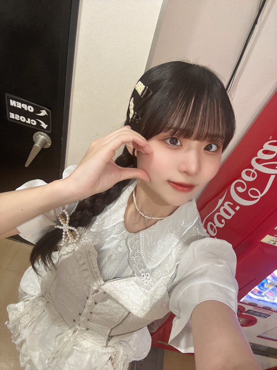 おはようございます☀️

今日は夢でもライブしてました🎤
夢の中でも急遽の4人体制だった！

今日の夜は新横浜でライブです！
4リンカネの応援駆けつけよろしくね☺︎