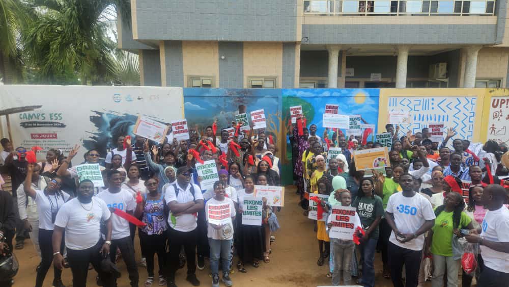 AfricansRising's tweet image. A week of powerful action across Africa! Communities rose up to demand accountability, reclaim their spaces, and protect our land, water, and people.
#DrawTheLine #ChangeTheSystem #PhaseOutFossilFuels #FundTheFuture #ReclaimTheCommons #DefendHumanRights #EndInequalities…