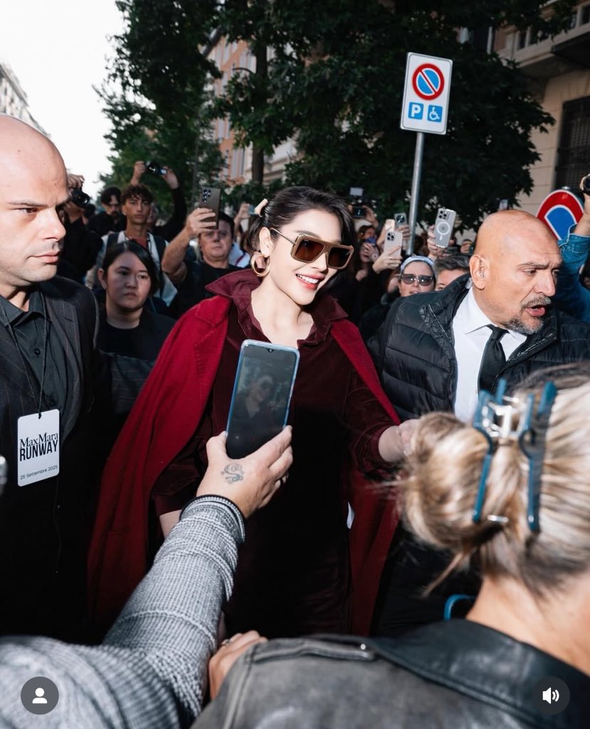 Simply stunning, Faye. Couldn’t be happier to see you here.

<a href="/maxmara/">Max Mara</a> <a href="/malisorn00/">Faye Malisorn</a>

PERAYA X MAXMARA MFW

#MaxMaraxFaye
#FayeInMilanFashionWeek
#MaxMara #MaxMaraSS26 #MFW #MilanFashionWeek #FayePeraya