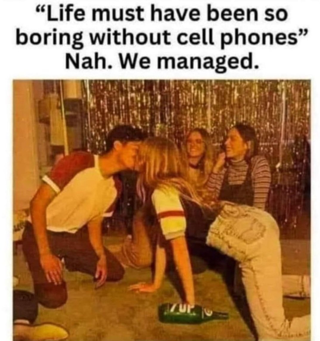 90sMemeVault's tweet image. Yes, we managed just fine 😂 #nostalgia #retro #90smeme