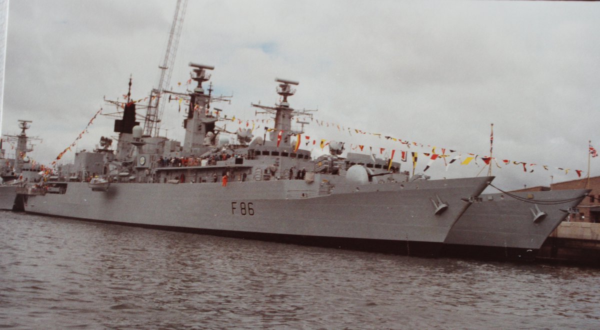 pegge49's tweet photo. More from Plymouth Navy Days 30/7/89
Three Type 22's...
Batch 3 HMS Campbeltown (F86) and Batch 2 HMS London (F95)
Batch 2 HMS Coventry (F98)
Both the Batch 2's are going strong with the Romanian Navy as Regina Maria and Regele Ferdinand respectively
@royalnavy #oldships #type22 https://t.co/I4auCeVzDm