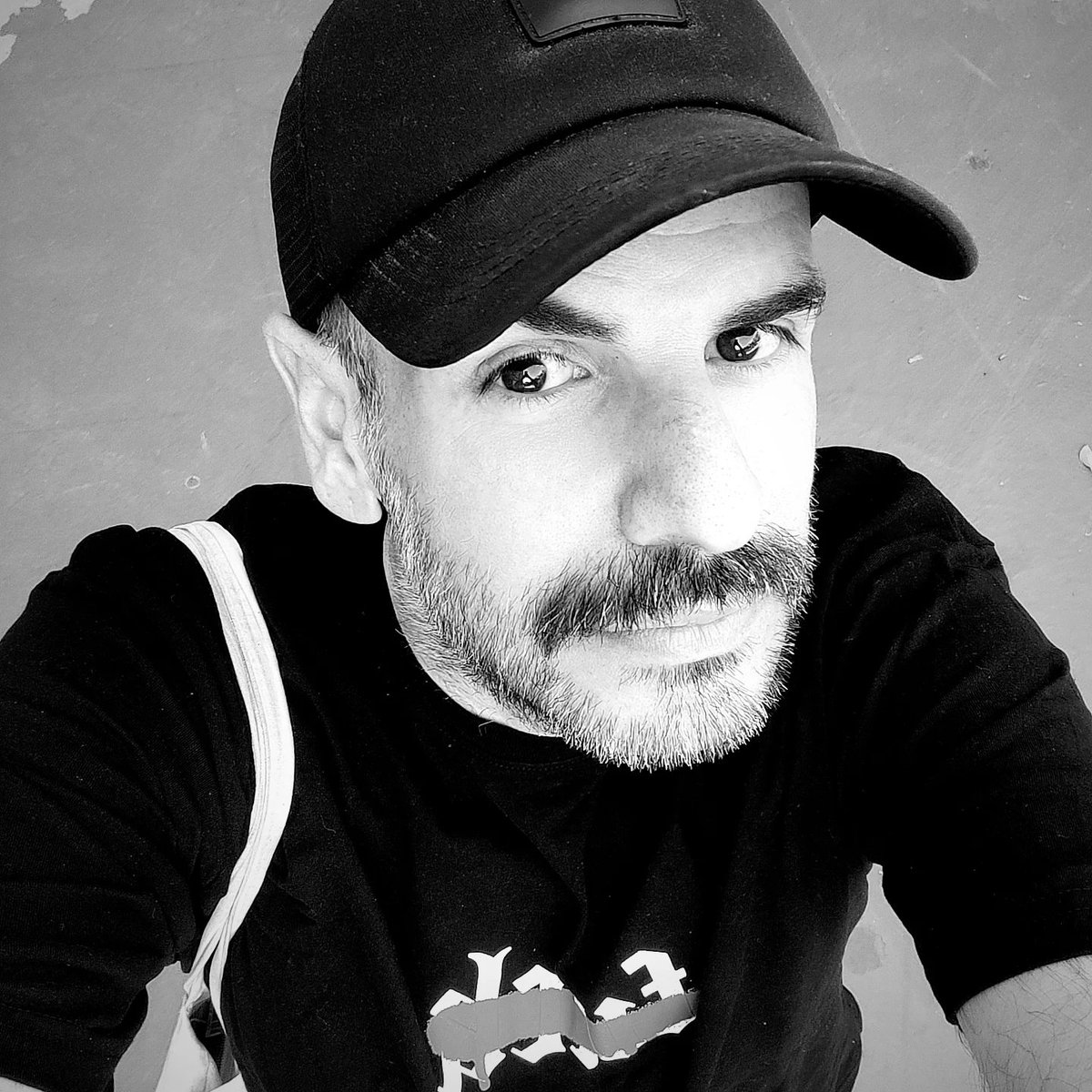 Ha sido una pesadilla. Tranquilo, ya estás despierto...