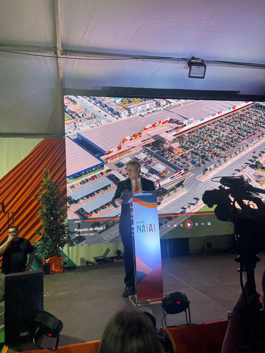PopularesDH's tweet image. @ana_chocano1 junto al consejero @ParadelaJSr  ha estado presente en la inauguración del nuevo centro comercial Entrenasta de Entrenucleos. 
Un espacio que impulsa la economía local, genera empleo y abre nuevas oportunidades para todos.

#Entrenasta #PP #EmpleoLocal