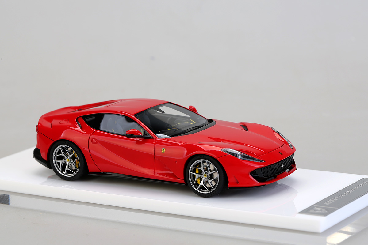 YOYa_uu's tweet image. A Satisfying End Result 🏁
With multiple decal options and detailed parts, this kit enables you to complete a highly detailed and accurate model of the Ferrari 812 Superfast.
#AlphaModel #CompletedBuild #ModelCollection #Ferrari812

alphamodelkit.com/AM43-0002-p669…