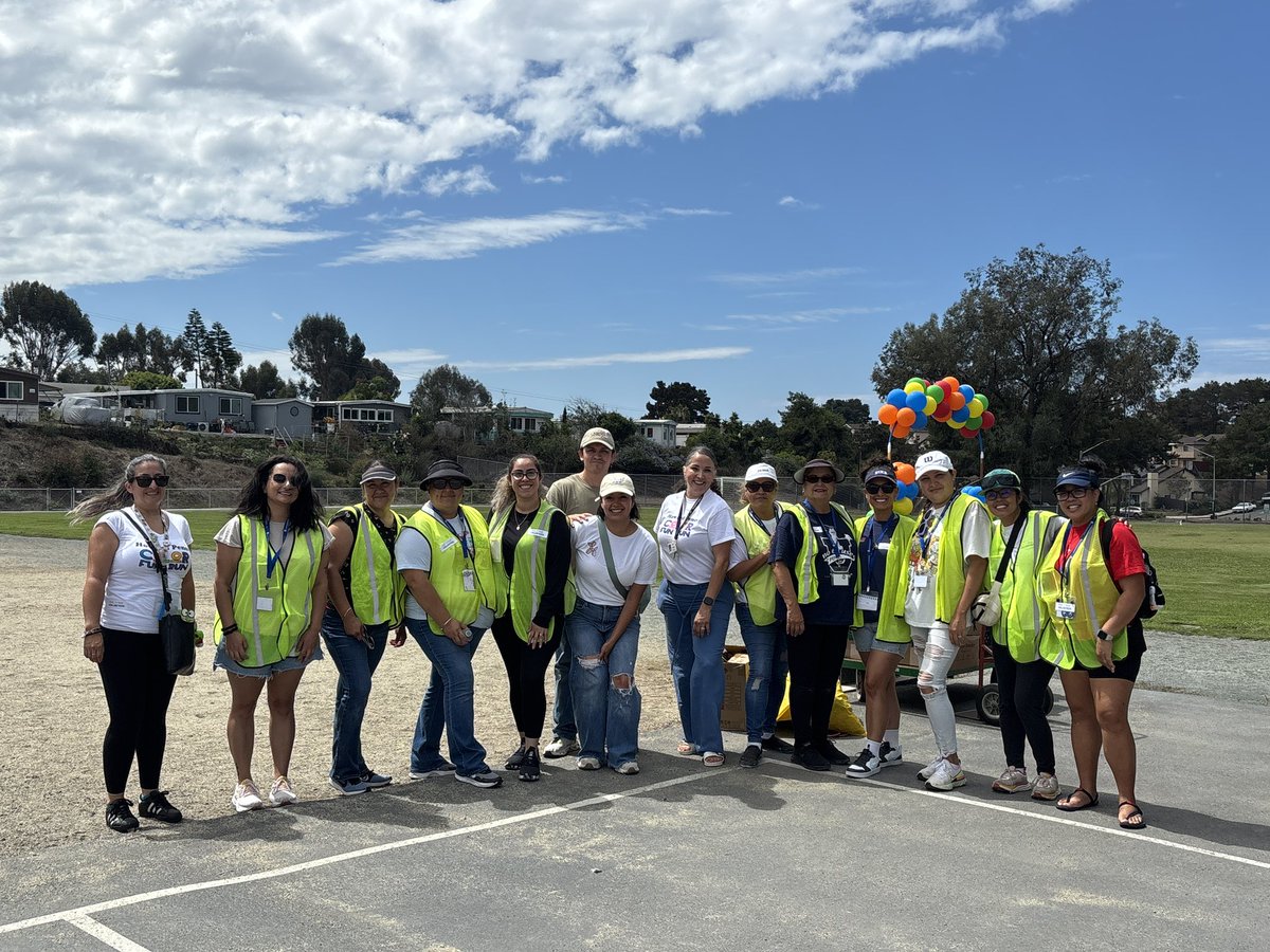 penceSBUSD's tweet image. Throwback Thursday to our Pence Penguins Color Run! 🐧Huge thanks to Ms. Gonzalez, staff, PTA &amp;amp; parent volunteers for a fantastic event and helping us raise money before break!💙
@sbusd_news #pencepenguins @Supt_SBUSD