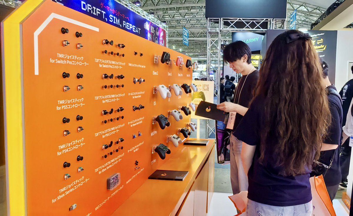 GuliKitDesign's tweet image. It’s always a blast catching up with old friends and making new ones—what a fantastic day it’s been! If you’re around Hall 9, don’t miss the lucky draw—it’s about to start, let’s go! #TGS2025 #東京ゲームショウ #GuliKit