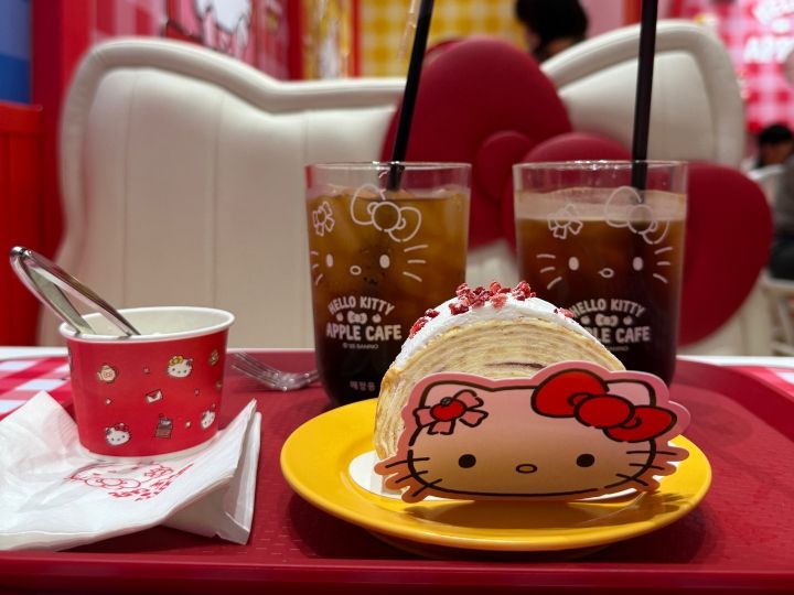 注目のお店】HELLO KITTY APPLE CAFE センタムシティ店 釜山のセンタム
