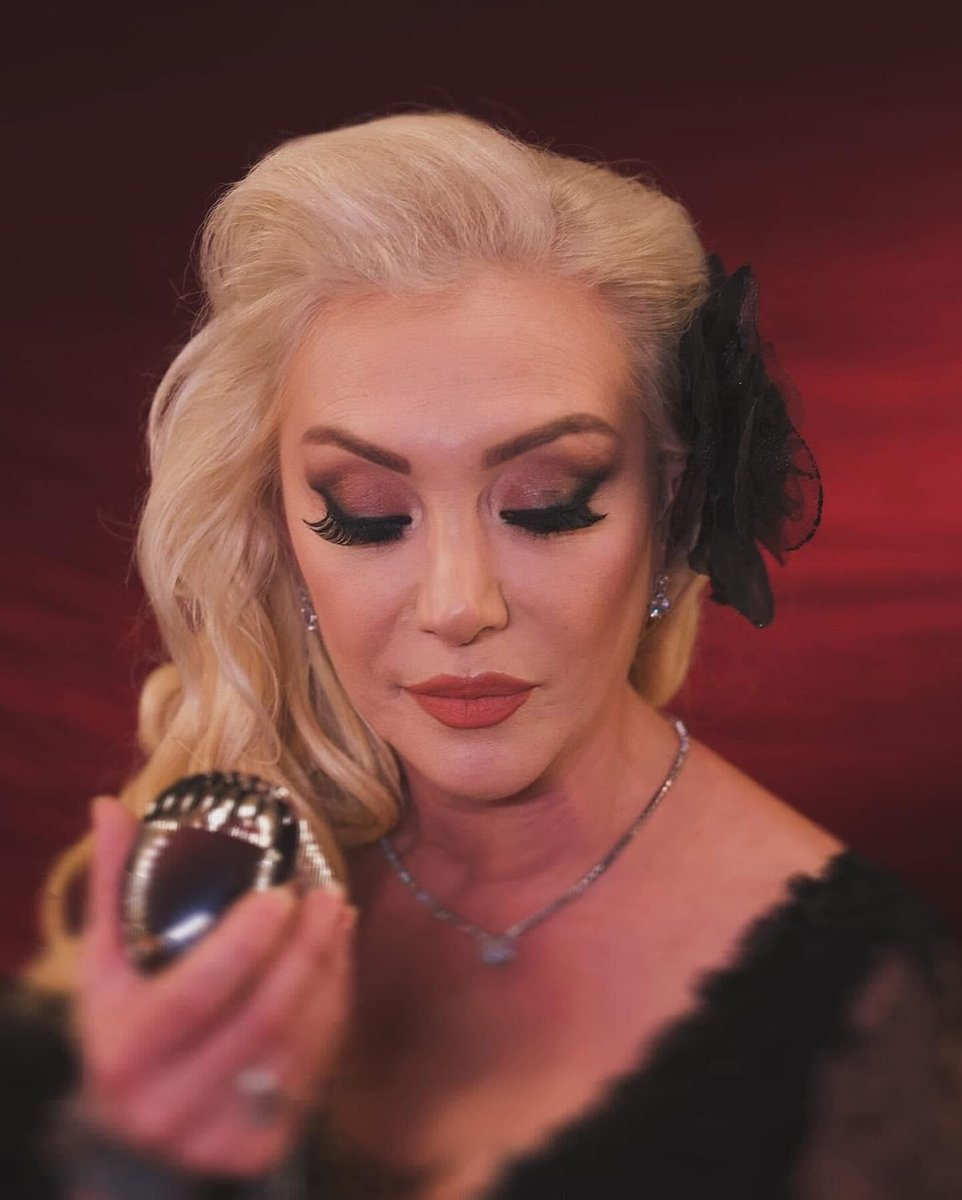 Giden yıllarımda yılların kaldı...

Allah rahmet eylesin #Güllü