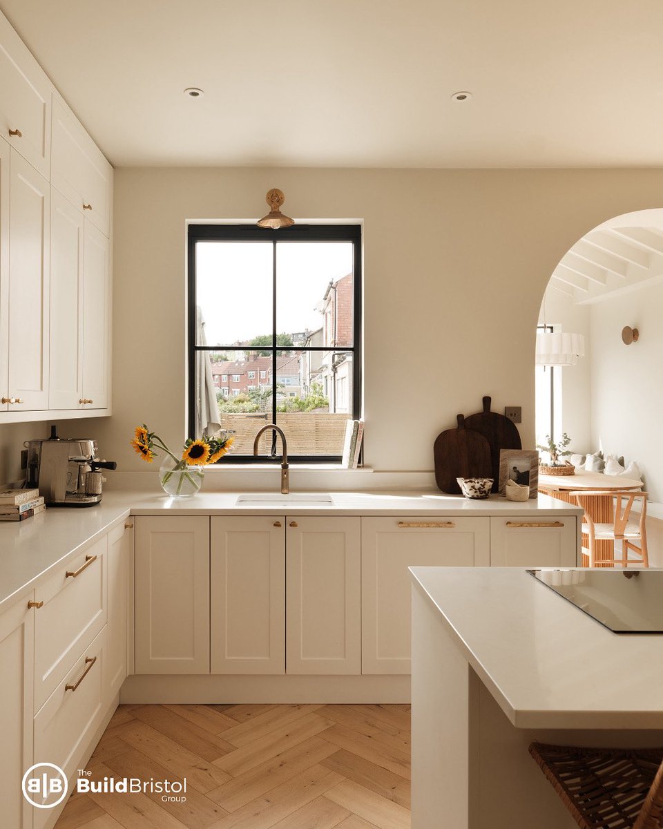 A light-filled kitchen designed for everyday living, soft neutral tones, warm textures, and thoughtful details create a calm and welcoming space.

The perfect blend of functionality and charm, opening seamlessly into the dining nook for relaxed family moments.