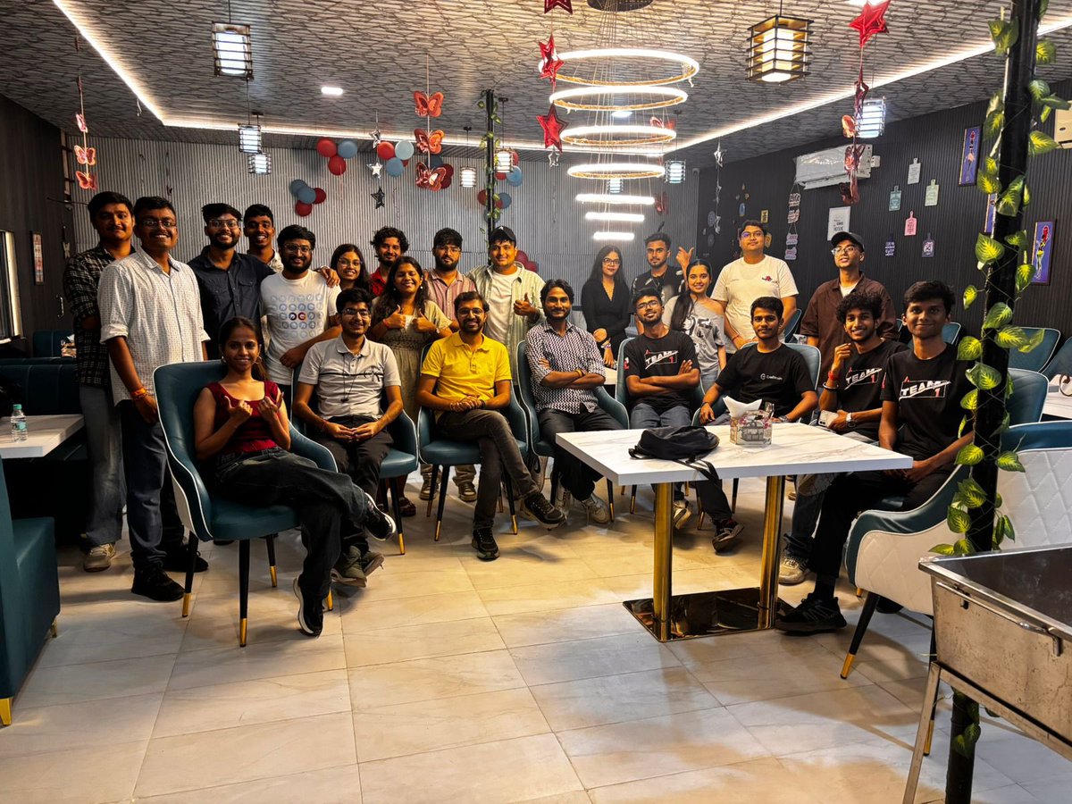 Web3spell's tweet image. BOOM 💥 

Starknet Builders Circle just went dhamaalastic furious 🫠

Started chill with Starknet insights + founder talks , degens are building cool products on Starknet, munched on snacks 🍕🥤… then the REAL fun began, paintball shots fatak fatak BOOM 🔫

Everyone went insane…