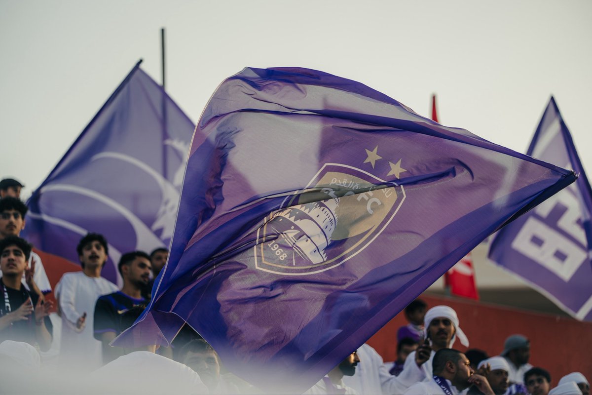 في دورينا هناك 14 نادي يتنافسون على جدول الترتيب ..
أما في المدرجات هناك بطل واحد ثابت على مر السنوات

" الأمة العيناوية " .. الأعظم والأكبر والأوفى والأجمل في دورينا 🟣🫶