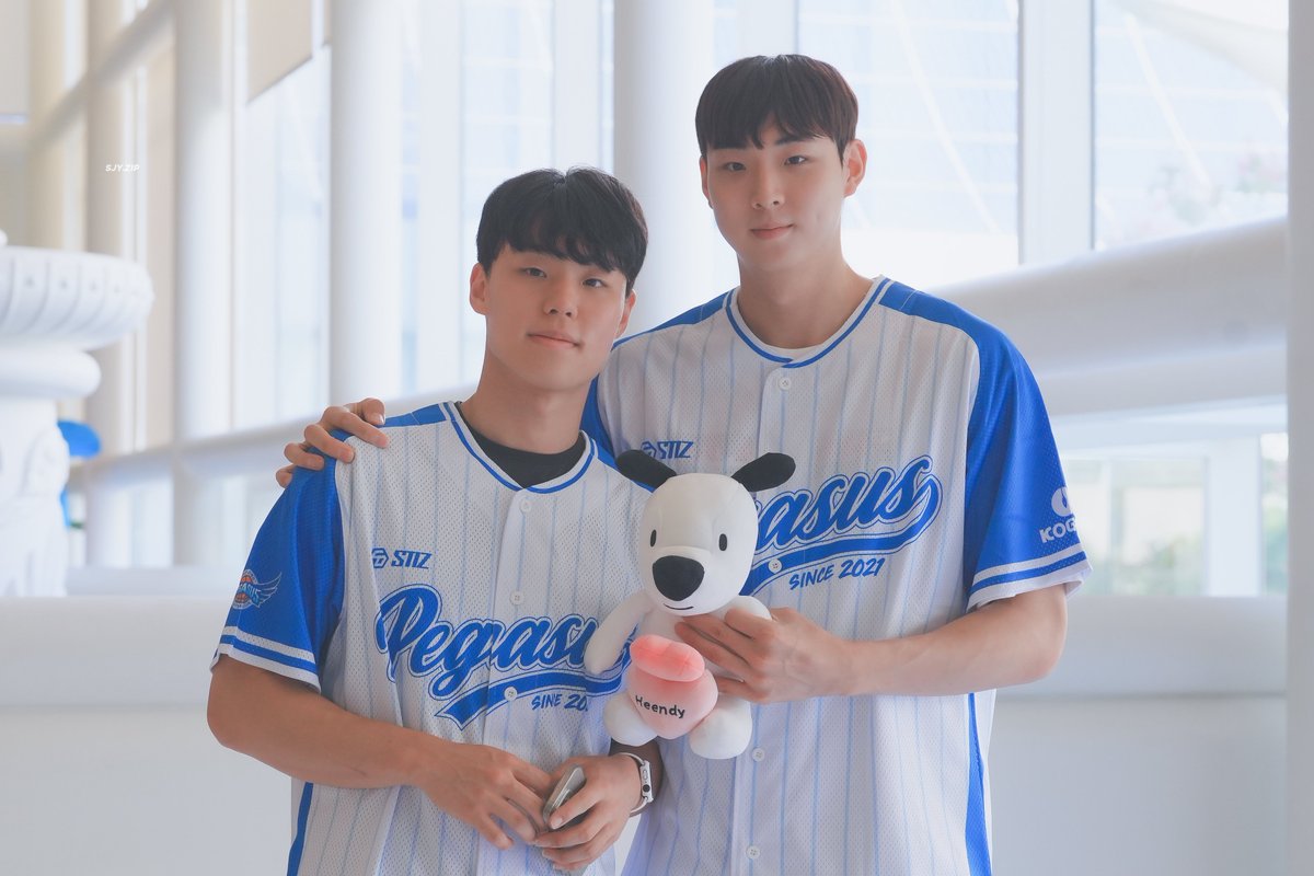 순우 의사와 상관없이 찍힌 강제 투샷