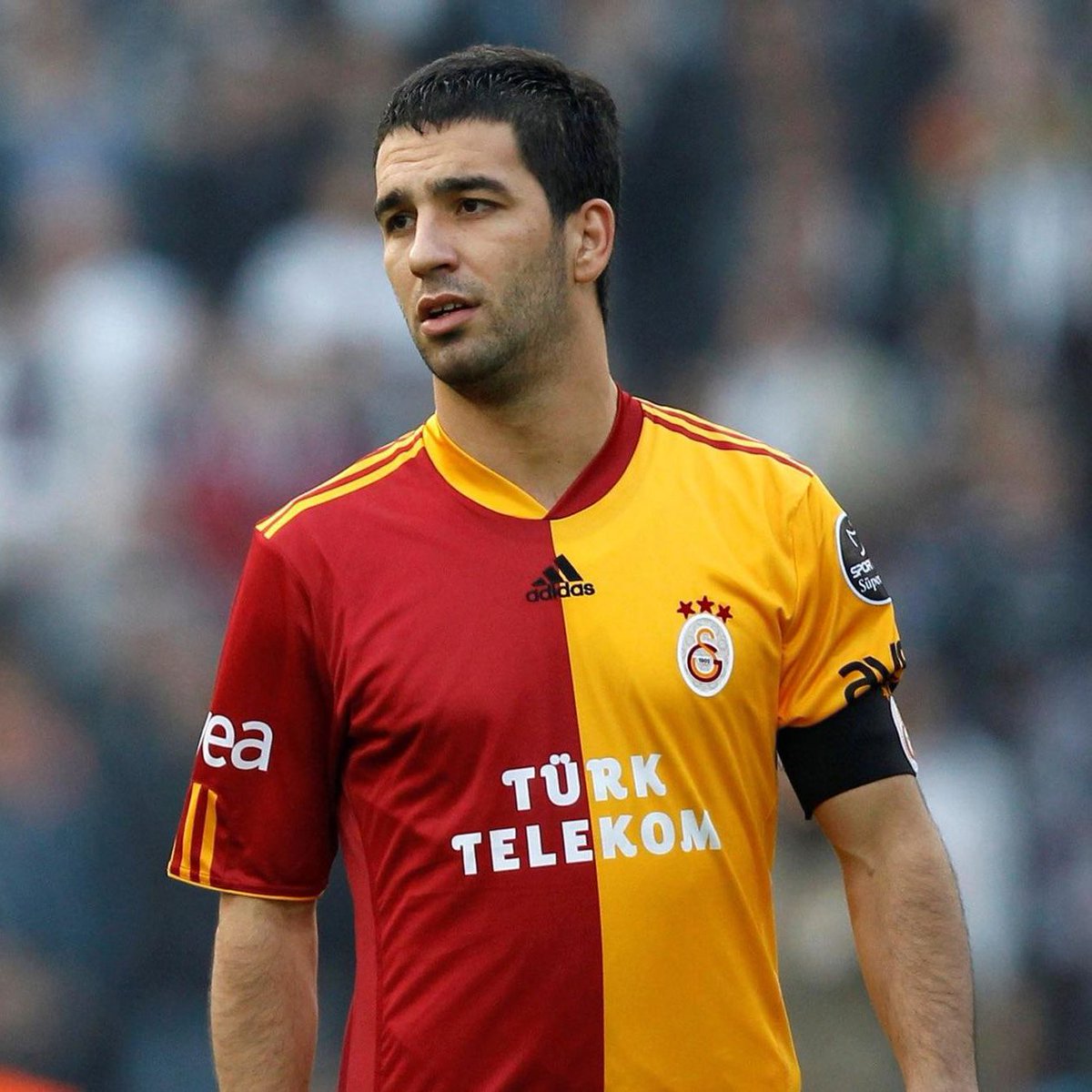 karar ver Arda. hocan mı, kariyerin mi?