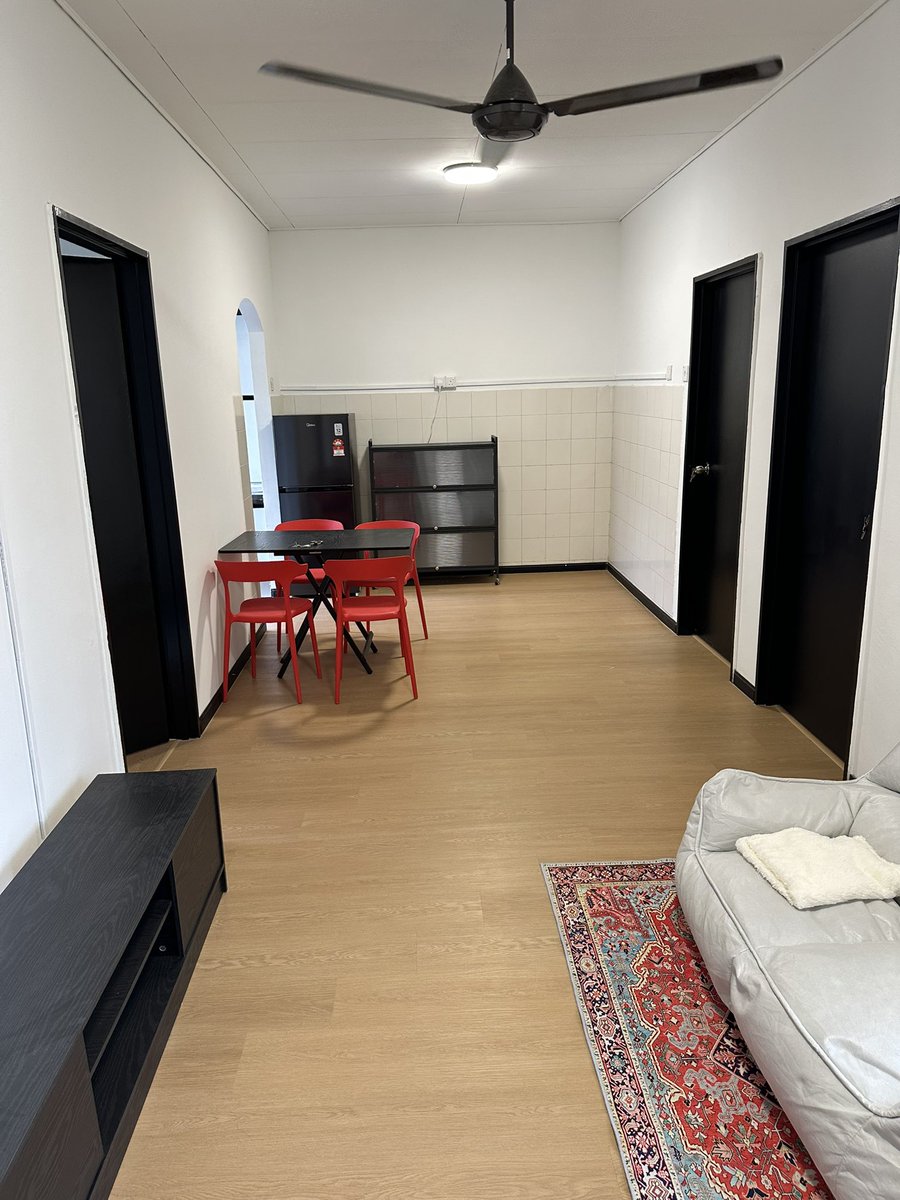 Dulu rumah ni rumah usang, seperti tidak bertuan. Sekarang? Fresh reno, siap untuk penyewa baru 🚀 

From unit lelong to rumah selesa terus ✨