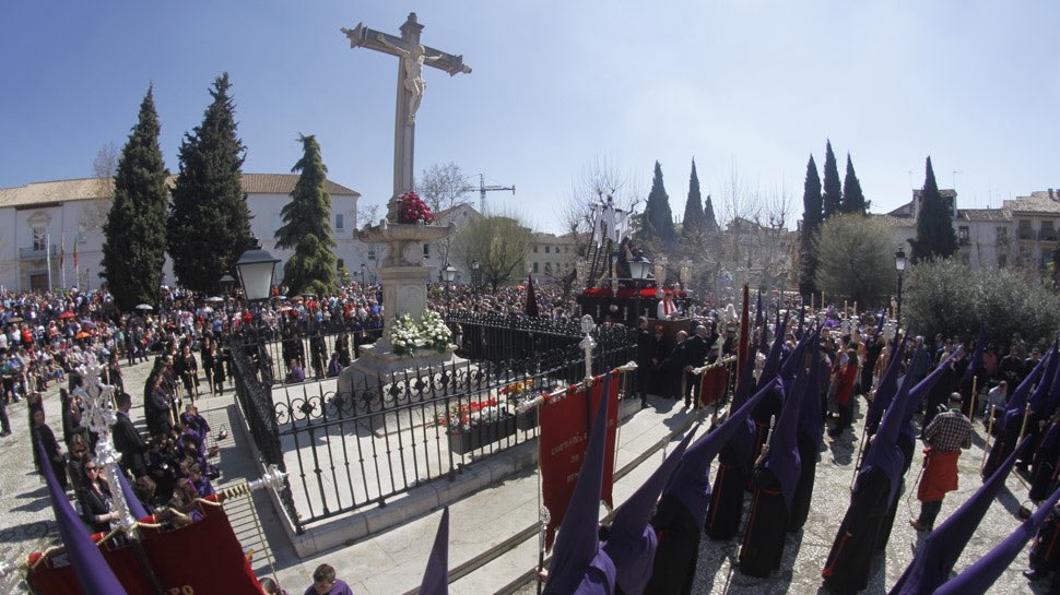 Júzgame, Señor,
y defiende mi causa
contra la gente sin piedad;
líbrame del hombre falso y perverso.

#granada #viernesdelseñor #viernesdefavores