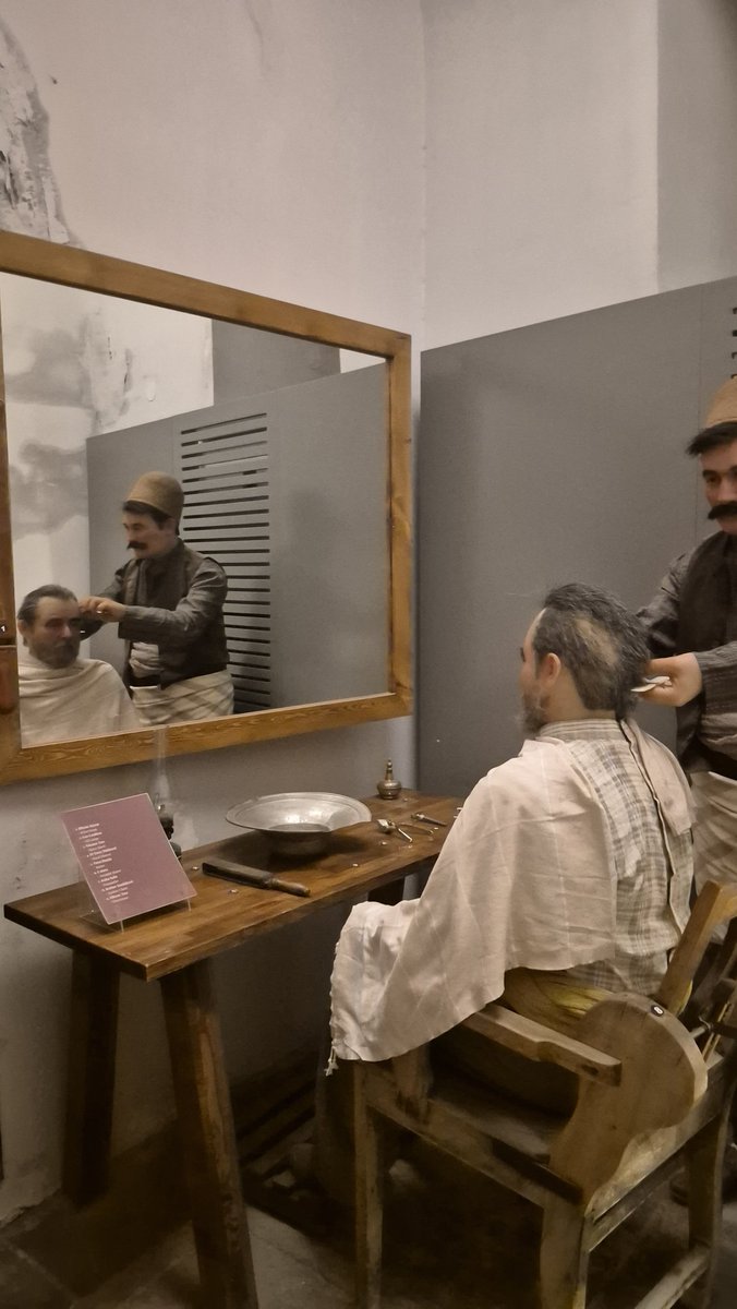 22-28 Eylül Ahilik Haftası dolayısıyla; Ahilik kültürünü yeni nesillere aktarmak,dayanışma ve dürüstlük ilkelerini hatırlatmak, kardeşlik anlamına gelen ahi kültürünü tanıtmak amacıyla öğrencilermizle "Ahi Evran Esnaf ve Sanatlarlar Müzesini ziyaret ettik.
#FenBilimKolejiKayseri