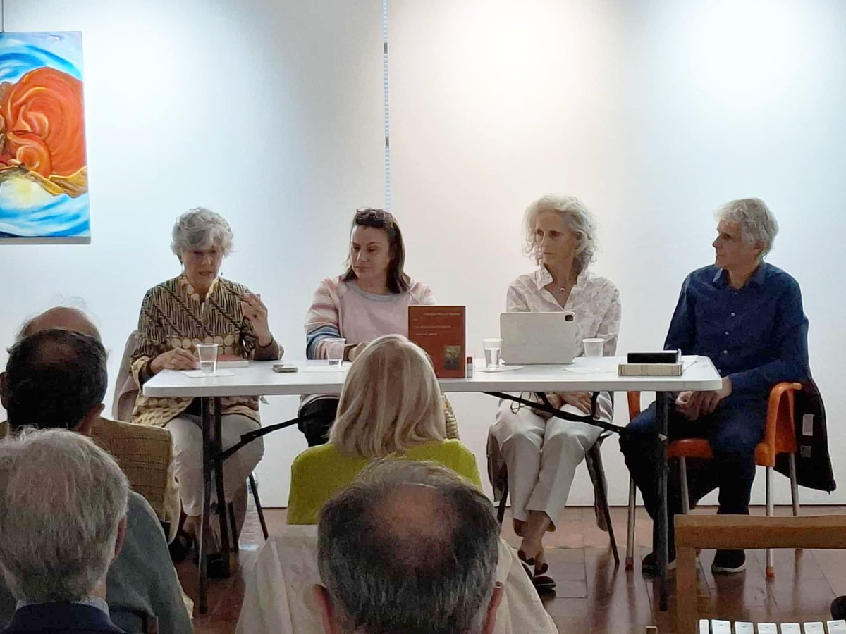 🌿✨ La Cábala en el Corazón no es un libro, sino un camino: palabras que abren símbolos, símbolos que revelan el centro. Gracias a quienes compartieron esta presentación en Zaragoza. #Cábala #Simbolismo #AteneoDelAgartha