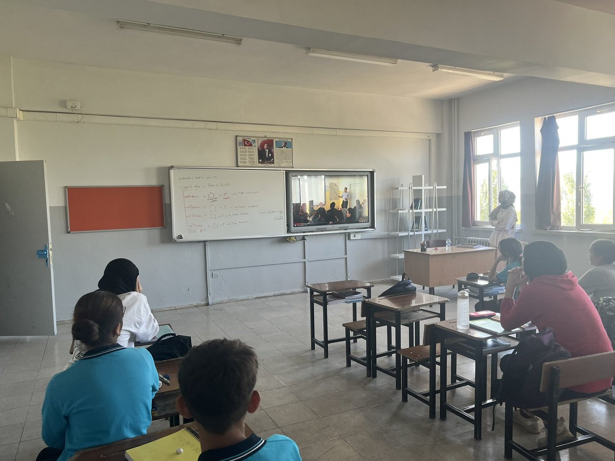 Bugün okulumuzda, Millî Eğitim Bakanlığımız tarafından geliştirilen MEBİ Bireysel Öğrenme Platformu tanıtım videosu izlenildi.Öğrencilerimizin ders başarısını artırmayı ve eğitimde fırsat eşitliğini güçlendirmeyi amaçlayan MEBİ, artık mebi.eba.gov.tr adresinde yayında!