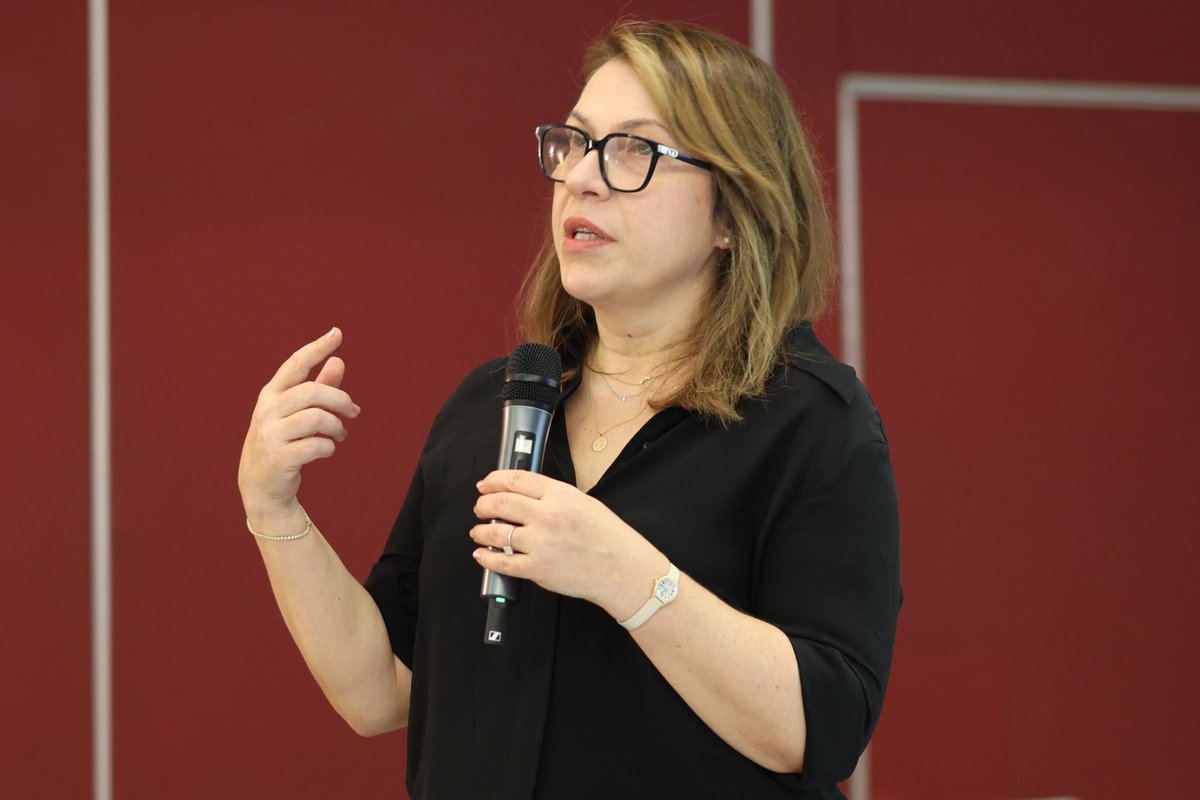 saeedamenfx's tweet photo. Ioana Boier, NVIDIA, discussing accelerated portfolio optimisation including the GPU accelerated library cuFolio #WBSTraining @QuantsHub https://t.co/Vs9lUZ6Brt