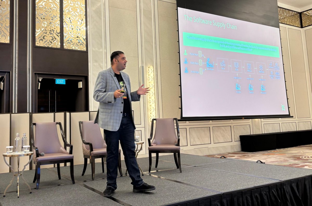 jfrog's tweet image. That’s a wrap on #DevOps Summit Singapore!

What an incredible day connecting with ForefrontTechLeadersCommunity, exchanging ideas, and showcasing how #AIdriven #DevSecOps is shaping the future of #software delivery.

A special highlight was the session by Yashaswi Mudumbai, Sr.…