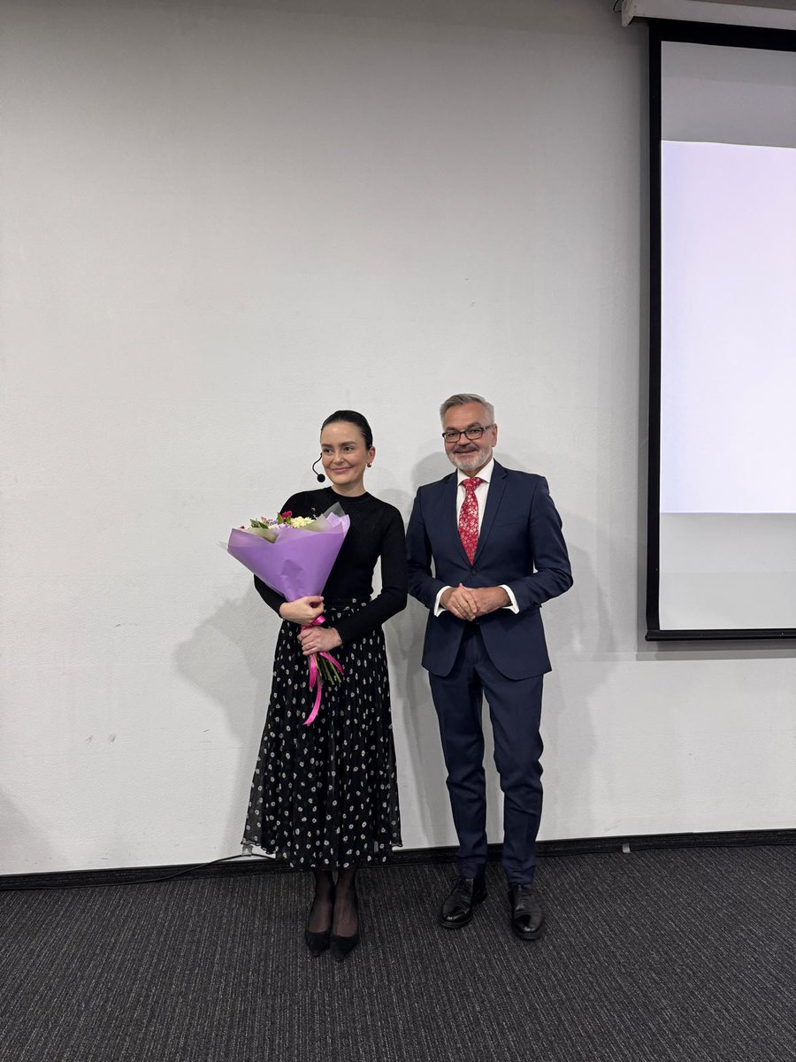 25.09. с.г. в Иркутске, при участии Посла Польши Кшиштофа Краевского, состоялся поэтический вечер «Разговор с Марией Павликoвской-Ясножевской». На встрече присутствовали представители Полонии и все заинтересованные польской литературой и культурой. 
<a href="/MSZ_RP/">Ministerstwo Spraw Zagranicznych RP 🇵🇱</a>