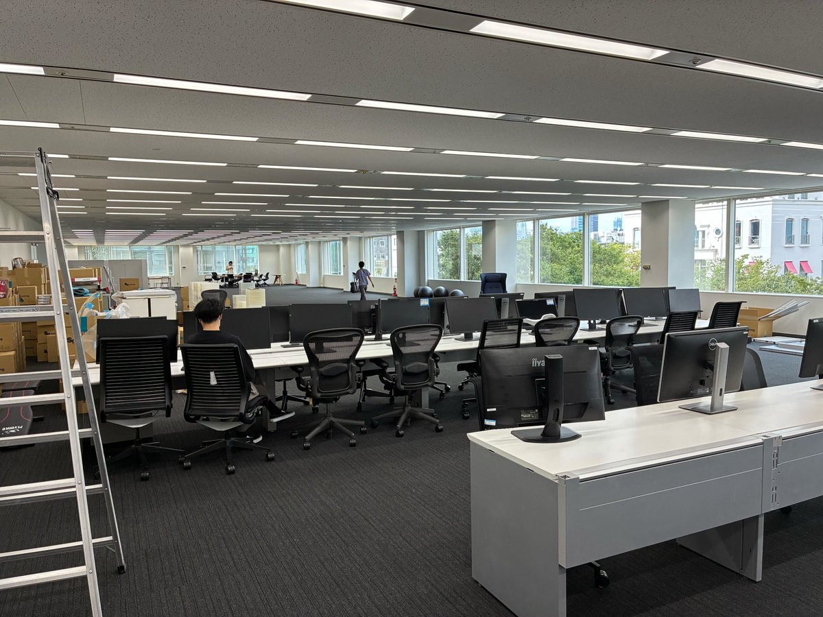 gridpredict's tweet image. グリッドが表参道パラシオタワーに移転しました!3倍の広さに大成長!!!内装工事が終わり次第お披露目会実施予定です!ぜひ遊びにきてください!
#4回目のお引越し #ランチ開拓楽しみ