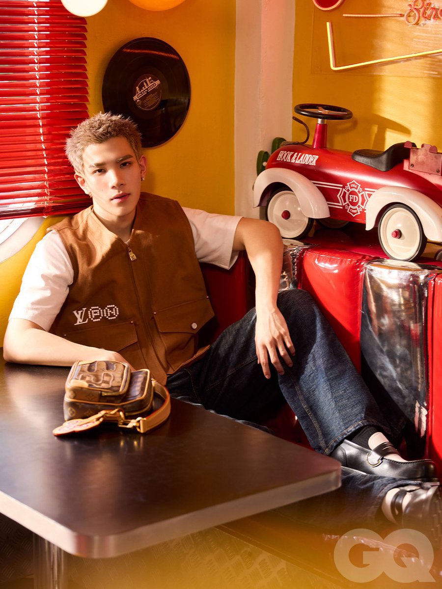 Help 😭😭😭😭😭😭😭

#GQThailandxFourthxLouisVuitton
#LouisVuitton #GQThailand
#Fourthnattawat #โฟร์ทณัฐวรรธน์