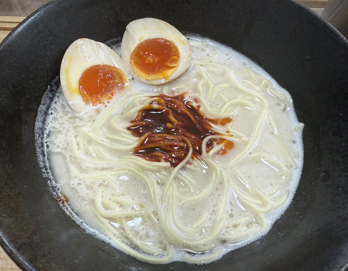 自宅で作ったジェネリック一蘭ラーメン🍜
かなりおいしくて感動