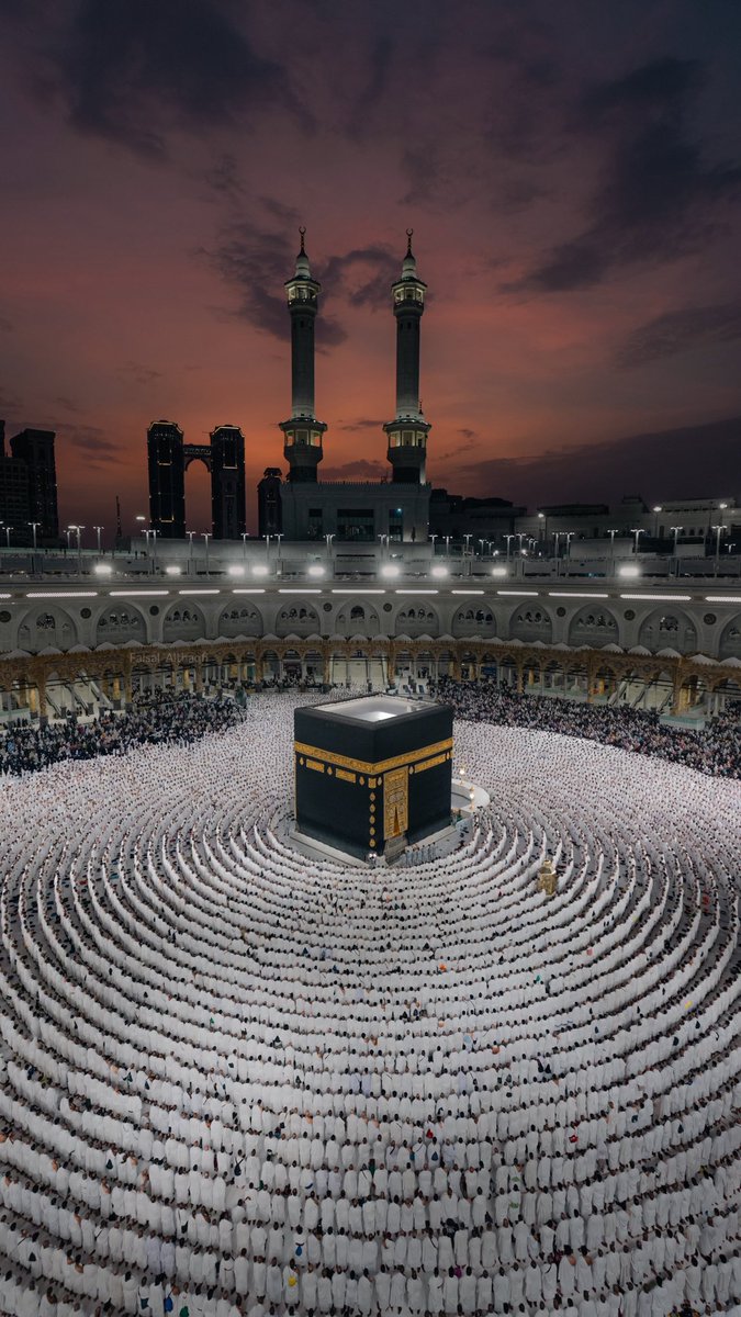 MaulanaShahid's tweet image. आप ﷺ ने सब को बराबरी का पाठ पढ़ाया 
एक ही सफ में खड़े हो गए महमूदो आयाज।
ना कोई बंदा रहा ना कोई बंदा नवाज़।।
#MohammadForAll