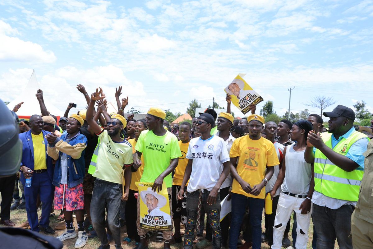 AnitahAmong's tweet image. I am excited to engage with the dynamic structures of @NRMOnline in Namayingo District. I commended them for their excellent work in mobilizing support for President @KagutaMuseveni and all @NRMOnline flag bearers.

I also made humble contributions to the savings and credit…