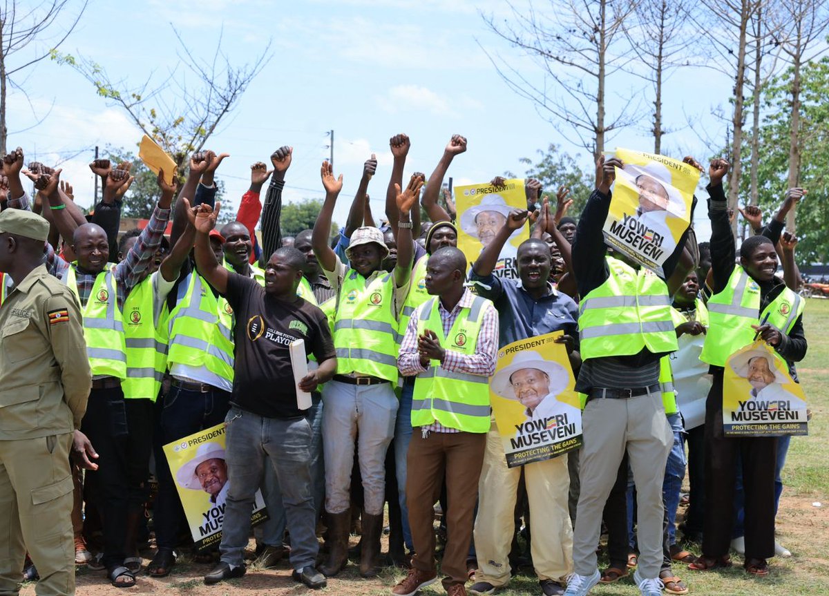 AnitahAmong's tweet image. I am excited to engage with the dynamic structures of @NRMOnline in Namayingo District. I commended them for their excellent work in mobilizing support for President @KagutaMuseveni and all @NRMOnline flag bearers.

I also made humble contributions to the savings and credit…