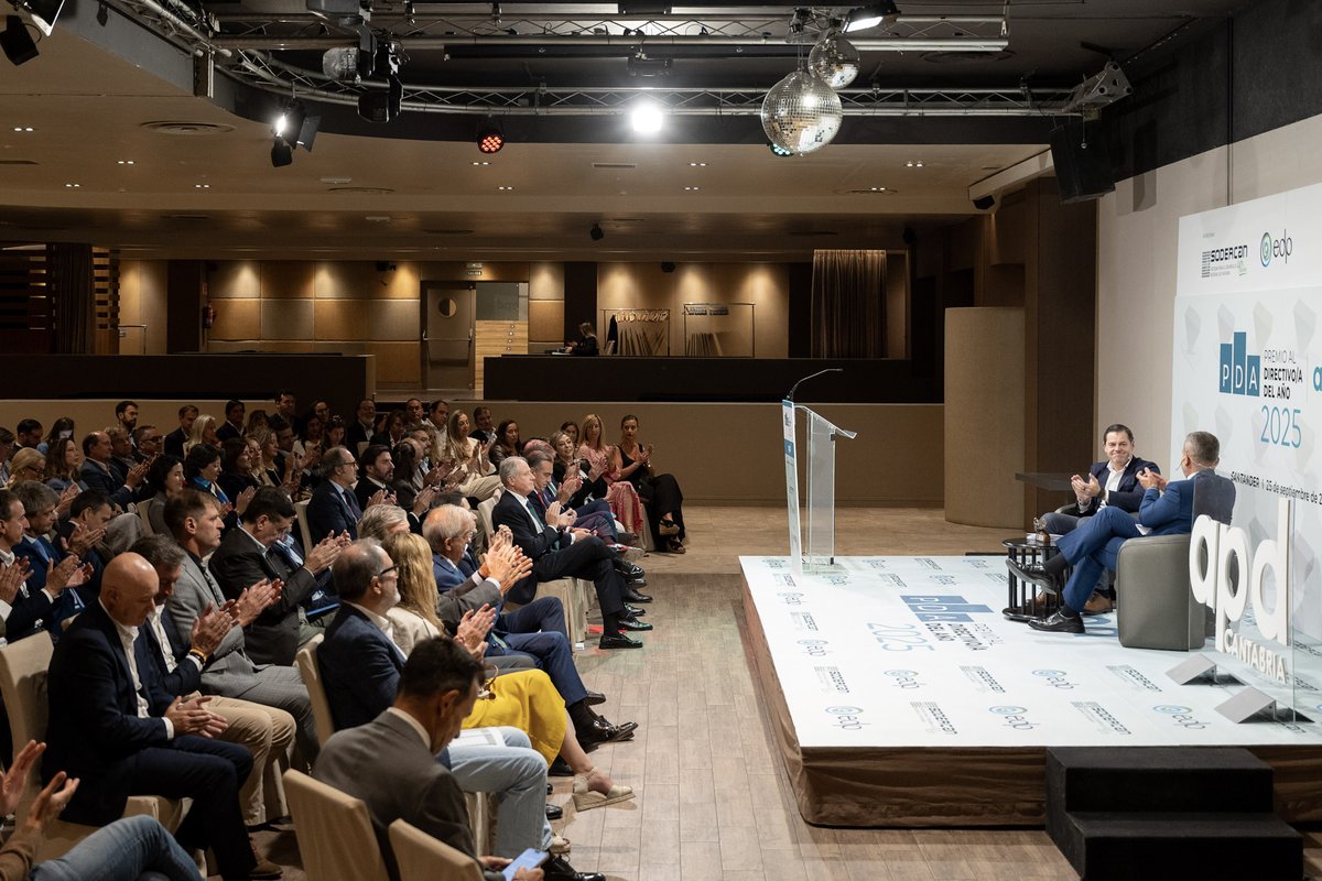 🏆 Enhorabuena de parte de todo <a href="/Glezco_asesores/">GLEZCO Asesores y Consultores</a> a Alberto Martínez Lebeña, mejor directivo del año de <a href="/APDasociacion/">APD</a>.

🫂 Ejemplo de liderazgo e innovación constante en Mutua Montañesa, entidad que lleva 120 años a la vanguardia en tratamientos y actividad asistencial.