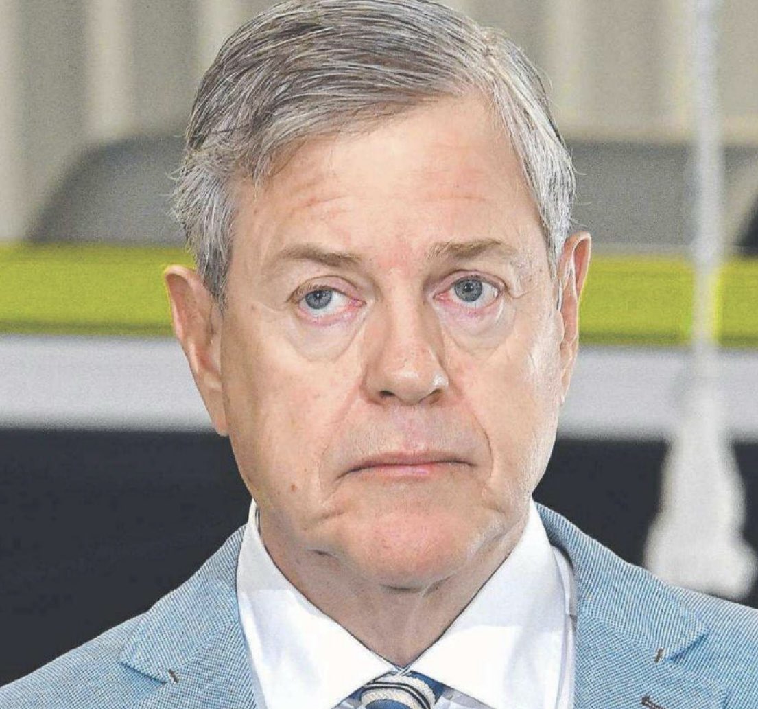 With a measles outbreak in Brisbane and Sunshine Coast, there is still no information on <a href="/TimNichollsMP/">Tim Nicholls MP</a>’s social media, nor on <a href="/qldhealth/">Queensland Health</a> or Sunshine Coast HHS Facebook pages! 😳

Where is leading by example by the Minister? #aloof

&amp; Qld Health has nearly 1 million followers!