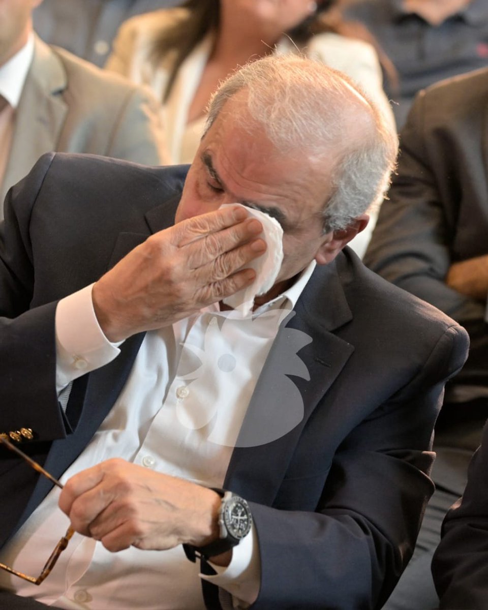 ١.معركة حصرية السلاح خسرتها مهما عملت
٢.معركة محاصرة المقاومة خسرتها
٣. معركة إعادة الإعمار خسرانة سلفا لأننا بيئة لا نترك مقاومة كرمال حجر بل يدمّر الف حجر وتبقى المقاومة.
٤. معركة إضاءة الصخرة خسرتها.
طيب بدل ما تعتكف كمل جميلك معنا وانصرف!!!