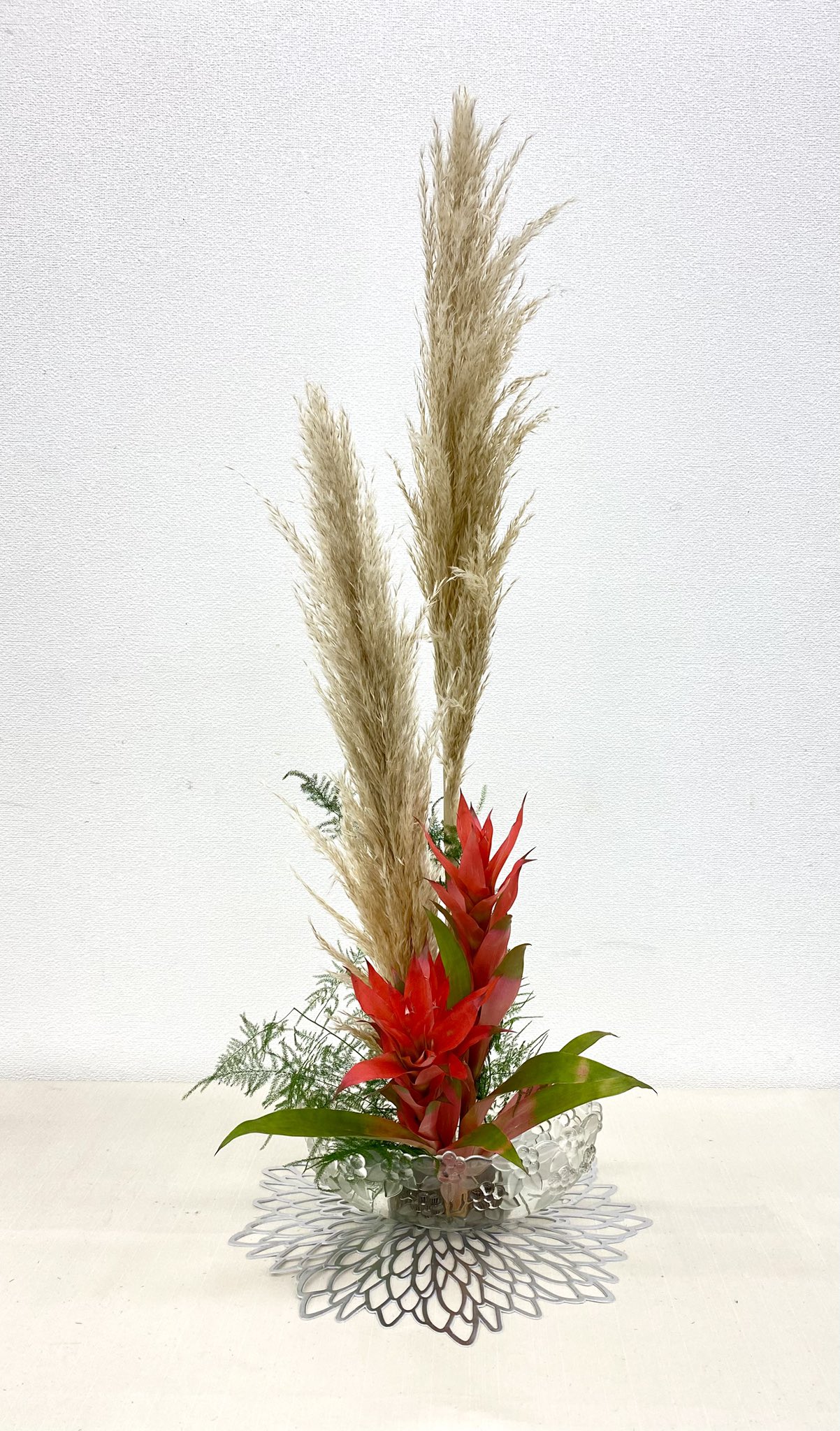 小原流　ハラHisa お稽古花材を使用した作品】 <ひらくかたち> オーニソガラム