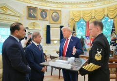 Tusharjeet5000's tweet photo. Trump cozying up with Shehbaz Sharif: PM of Terroristan itself. Worldโs #1 exporter of jihad gets a handshake, but India will NEVER bow to this hypocrisy. ๐ฎ๐ณ๐ฅ
#India #Trump #ShehbazSharif #AsimMunir #USA #TrumpTariffs #trumpTariff #ExceptTrump #USPresidentTrump #OvalOffice #Pakistan