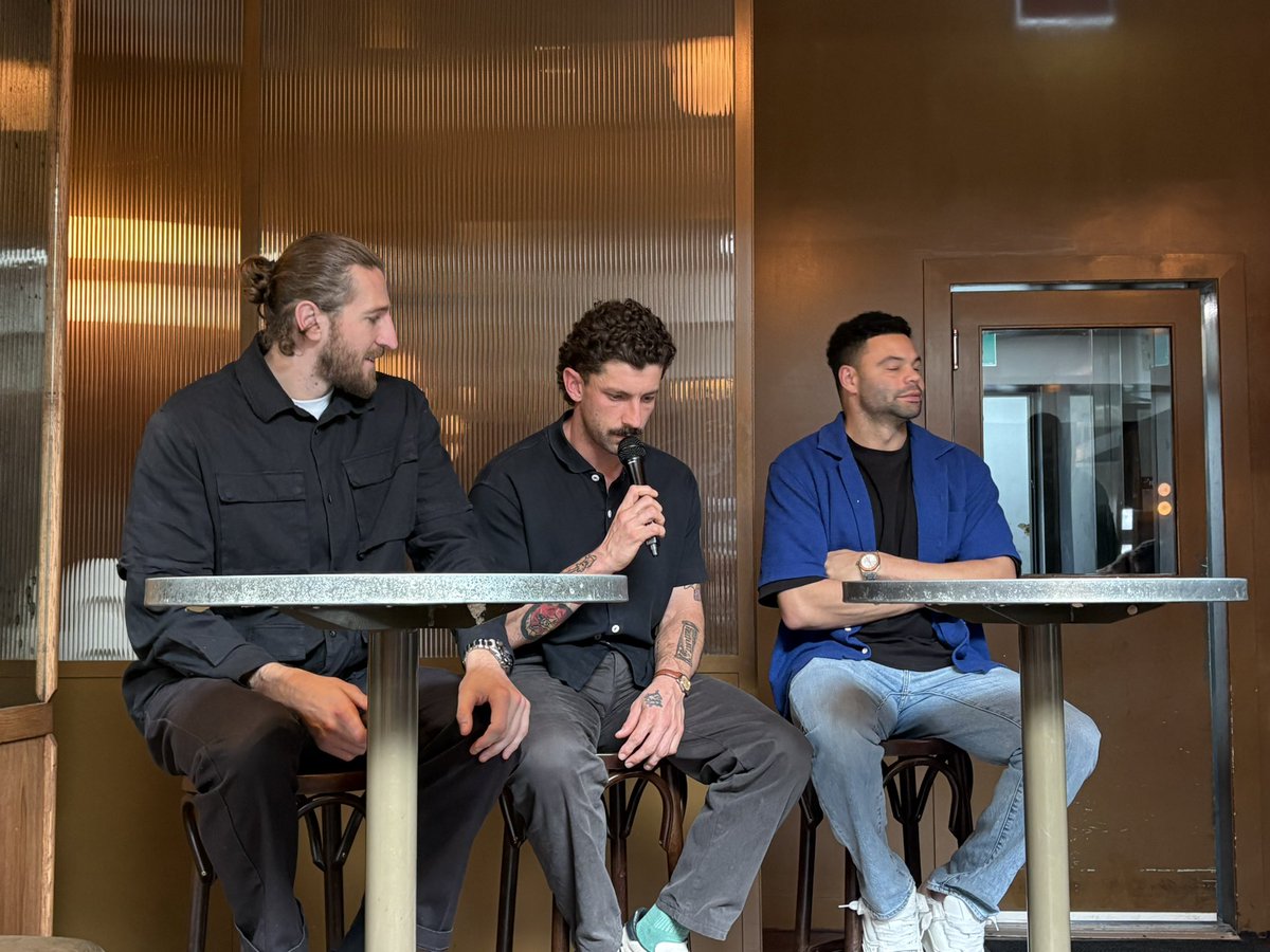 tk_bulba's tweet image. Great arvo at the western bulldogs #AFLGrandFinal eve lunch! #westernbulldogs #mightywest #godogs @westerndogbulls