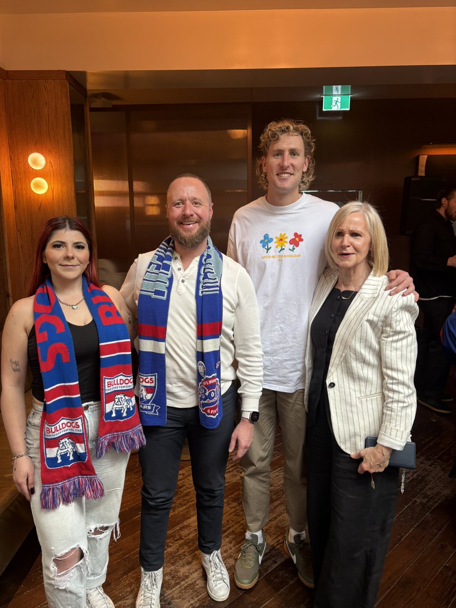 tk_bulba's tweet image. Great arvo at the western bulldogs #AFLGrandFinal eve lunch! #westernbulldogs #mightywest #godogs @westerndogbulls