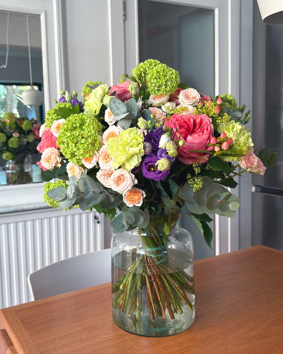 Iconic spotlight: 𝗧𝗵𝗲 𝗕𝗲𝗹𝗴𝗿𝗮𝘃𝗶𝗮
Intricate details, enchanting colour and timeless finish 💐 For those who love standout #florals — follow for weekly luxury highlights!

Couture flowers:bit.ly/3TYby88