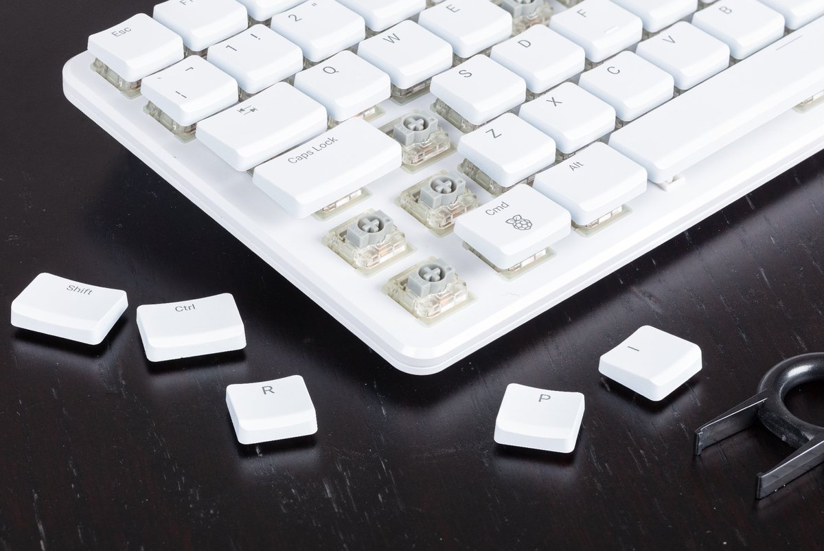 kotecinho's tweet image. all-in-one PC inside a keyboard: Raspberry Pi 500+