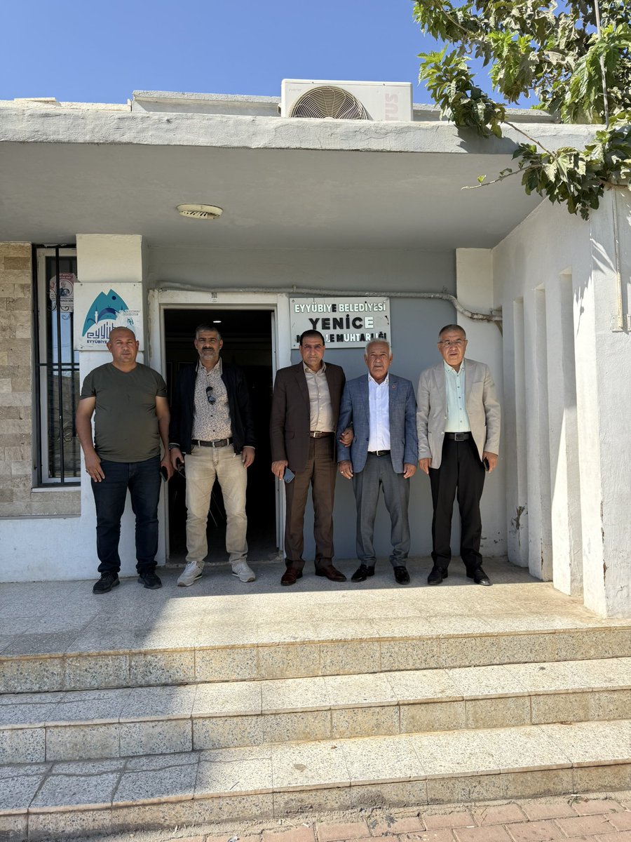 Temizlik birimi olarak,müdürümüz,koordinatörümüz ve bölge şefleriyle beraber mahalle muhtarlarımızı ziyaret edip çalışmaları yerinde inceledik.Muhtarlarımızın talep ve isteklerini dinledik.Tertemiz bir Eyyübiye için durmadan çalışmaya devam ediyoruz. 
📍Asya 
📍Yenice