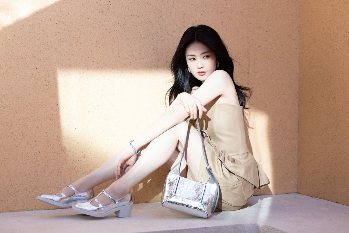 <a href="/bailu_thaifans/">BaiLuThaiFans🇹🇭</a> 🤩ตั้งตารอ ไป๋ลู่ Asia-Pacific Brand Ambassador Jimmy-Choo✨

BAILU AT JIMMY CHOO SS26
#BAILUxJimmyChooSS26 
#BaiLuxMFWSS26 #BaiLu