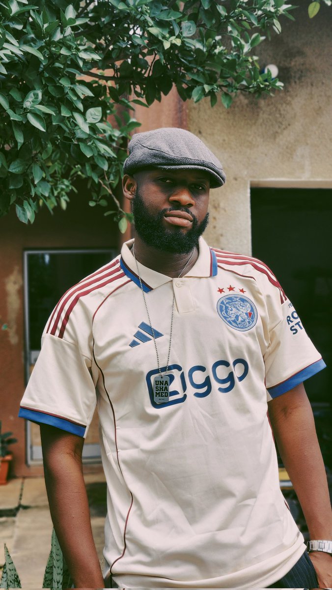 Crooked dog tag. Lol
Love this jersey